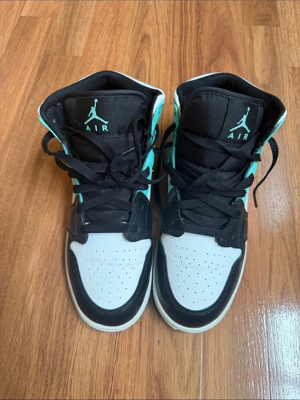 Jordan Kids Low-Top Sneakers in Black, White & Teal